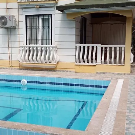 4 Yatakli - Havuzlu _ 2+1 Daire Apartamento *