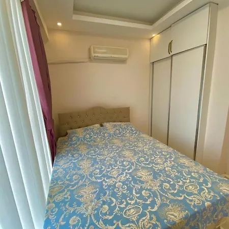 4 Yatakli - Havuzlu _ 2+1 Daire * Fethiye